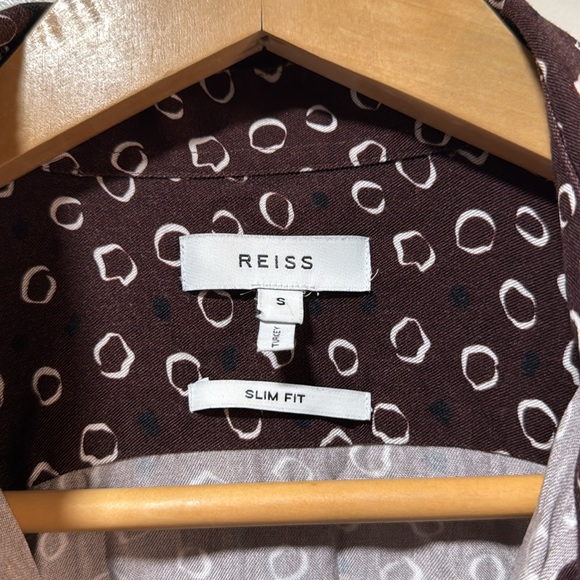 Reiss Burgundy white and black patterned viscose button down size small - Picture 2 of 4